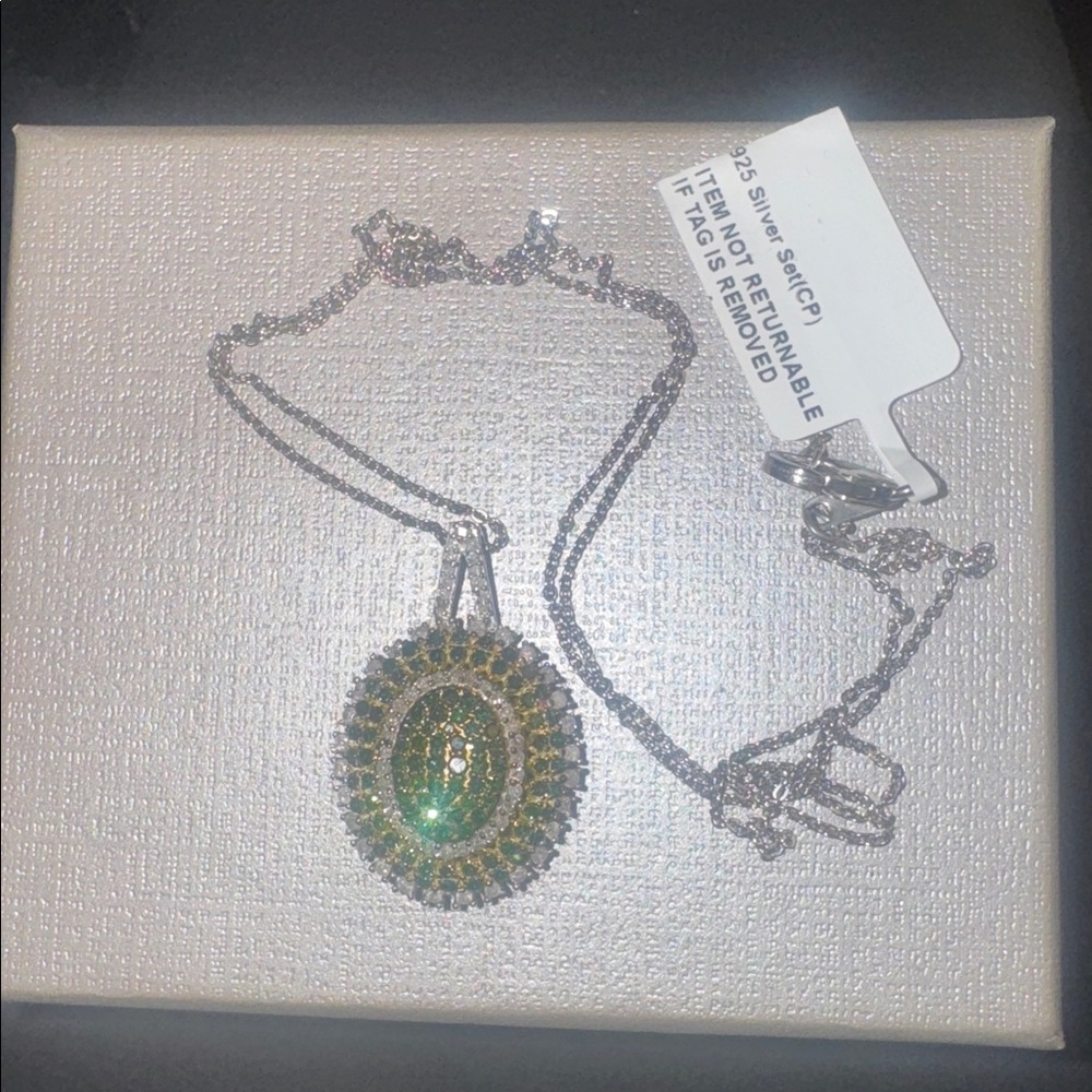 DIAMOND NECKLACE, GREEN AND WHITE, IR), W/18” CHAIN